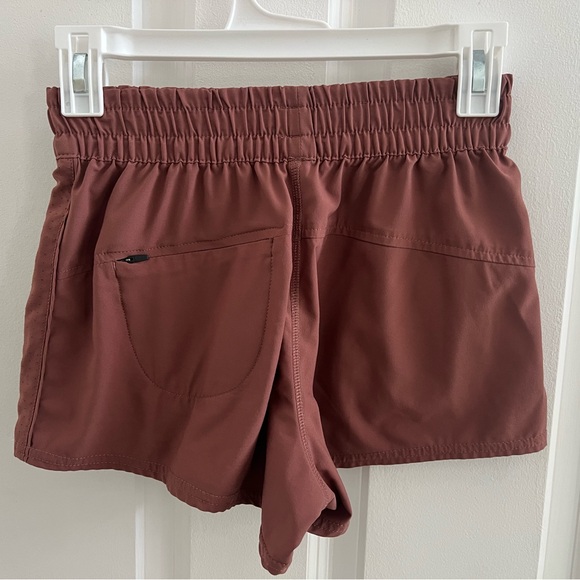 Vuori Dash Short - Picture 2 of 3